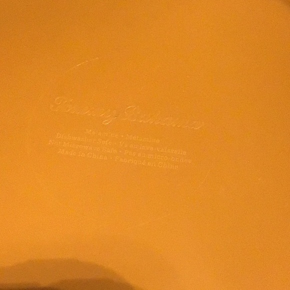 Lot of 8 Melamine Bowls and Plates - Picture 6 of 8